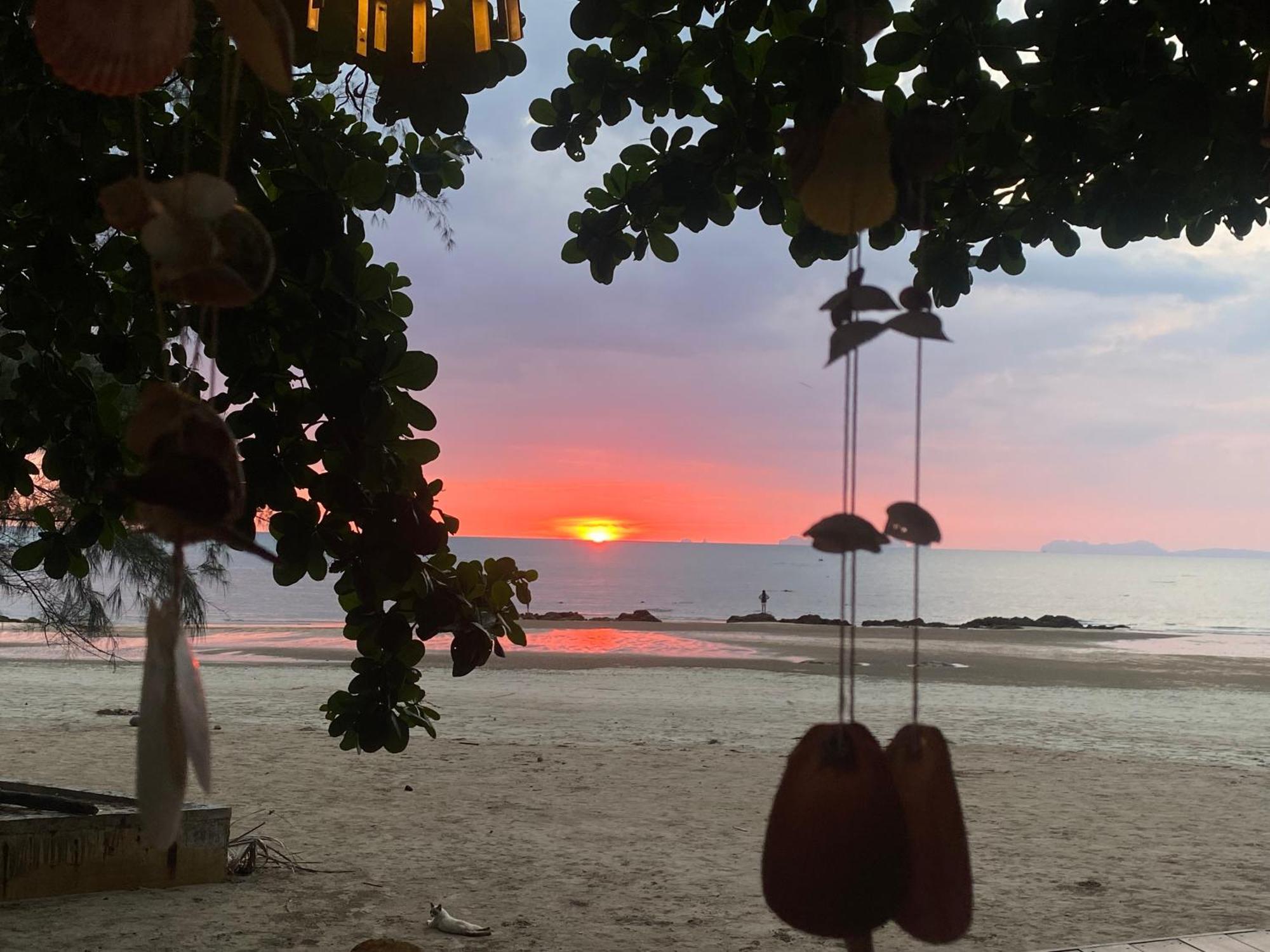 Coconut Lanta Resort @Klong Dow Beach 甲米 外观 照片