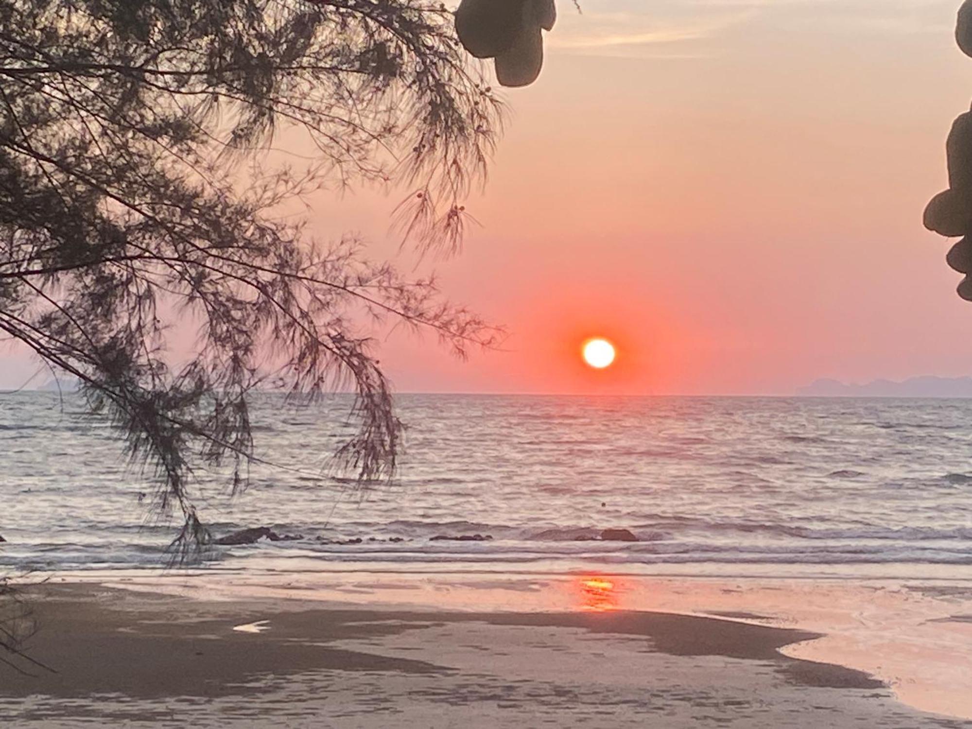 Coconut Lanta Resort @Klong Dow Beach 甲米 外观 照片