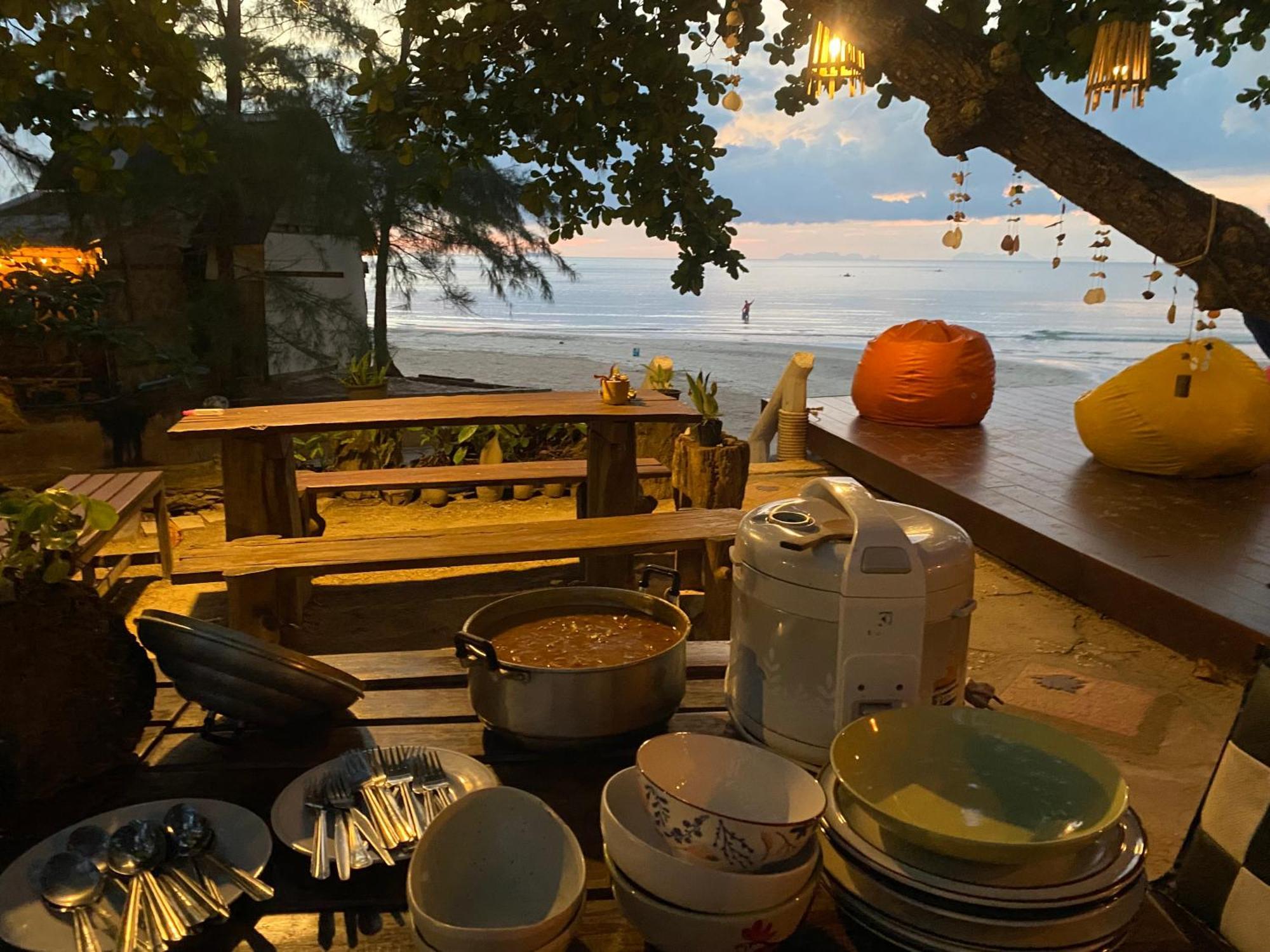Coconut Lanta Resort @Klong Dow Beach 甲米 外观 照片