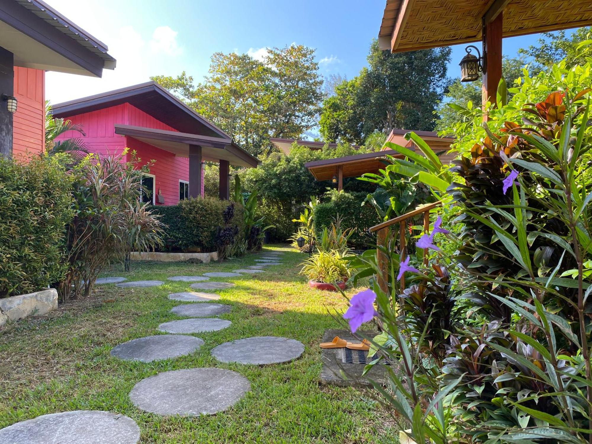 Coconut Lanta Resort @Klong Dow Beach 甲米 外观 照片