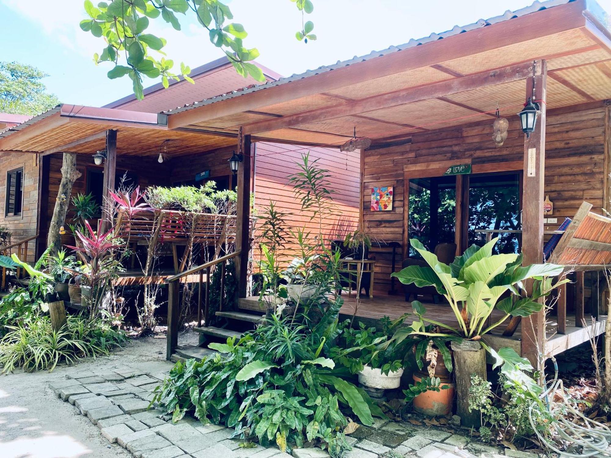 Coconut Lanta Resort @Klong Dow Beach 甲米 外观 照片